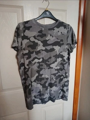 Grey camo t-shirt 13-14 years - Image 1 of 3