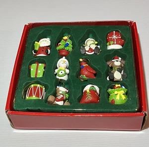 Macy’s Caja De 12 Adornos De Masa De Arcilla Navidad  - Imagen 1 de 10