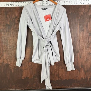 Cárdigan envolvente de felpa The North Face suéter Monterey gris claro para mujer mediano NUEVO - Imagen 1 de 10