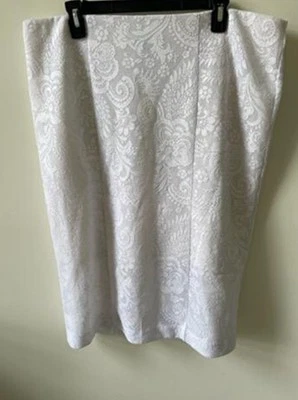 Alfani Women's White Jacquard Floral Knee Length Pencil Skirt 14W - Image 1 of 3