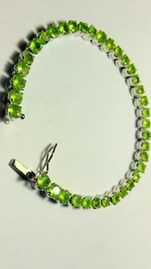 LIVELY UNTREATED NATURAL PERIDOT IN.925 STERLING SILVER TENNIS BRACELET 7.5 INC. - Picture 1 of 12