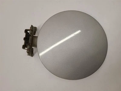 2002-2006 CHEVROLET TAHOE Fuel Filler Door Silver 15124078 02-06 - Изображение 1 из 4