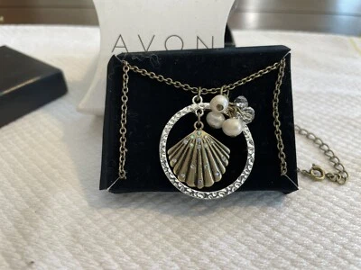 Avon Genuine Freshwater Pearl and Faux Shell Necklace w Embellishment - Image 1 of 2