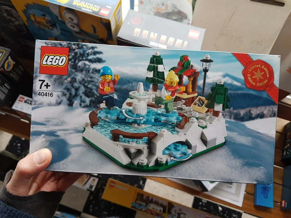 LEGO Cadeau Exclusif Noël / 40416 - La patinoire de Noël - Photo 1/1