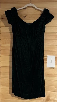 Vestido de terciopelo verde esmeralda cuello redondo talla 11/12 Foto 1 de 4