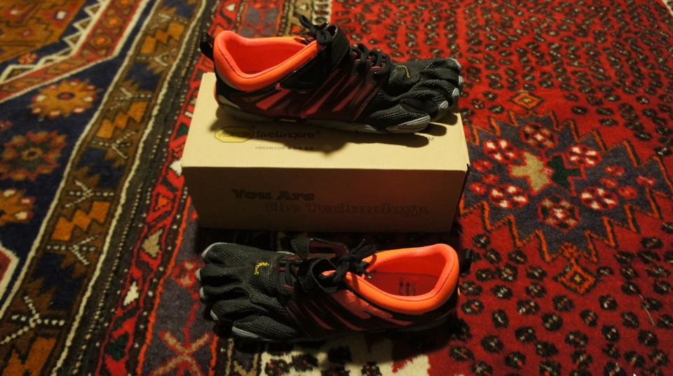 Zapatos de entrenamiento cruzado para mujer Vibram FiveFingers V-Train talla EE. UU. 7-7,5 17W6604 Foto 1 de 4