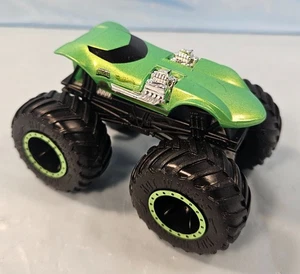 Hot Wheels Monster Twin Mill 1:64 Die Cast - Picture 1 of 3