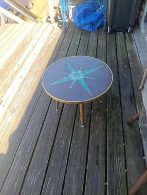 20 世纪 60 年代中世纪现代星暴镶嵌石桌 — 第 1/4 张图片