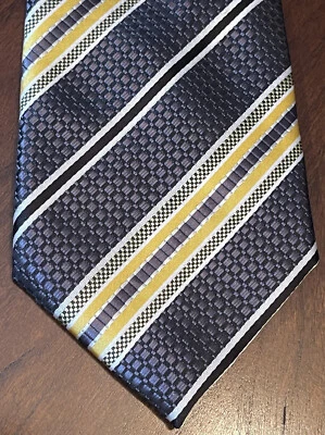 Corbata de cuello para hombre marca Q 100 % microfibra hecha en China Foto 1 de 4