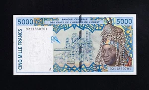 F.C. AFRICA DEL OESTE , C. DE MARFIL , 5000 FRANCOS 1992 , EBC- (AXF) , P.113Aa - Foto 1 di 2