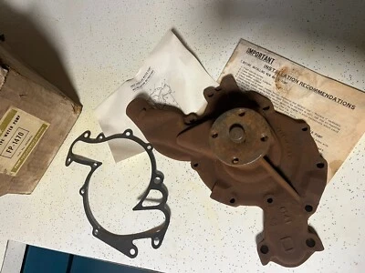 Bomba de agua NOS TRW FP-1470, 1968-1981 Cadillac Foto 1 de 4