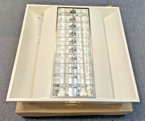 Crompton CPF240Z 600x600mm MODULARMATUR MIT LAMPEN 2 X 40W - Bild 1 von 2