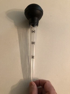 Heat Resistant Large Turkey Baster with Easy Read Tube Measurements 22ML 3/4OZ - Image 1 of 4