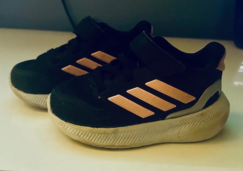 Scarpe da ginnastica adidas bambino taglia 4