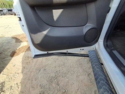 Used Front Left Door Interior Trim Panel fits: 2007 Chevrolet Suburban 1500  Gra - Изображение 1 из 4