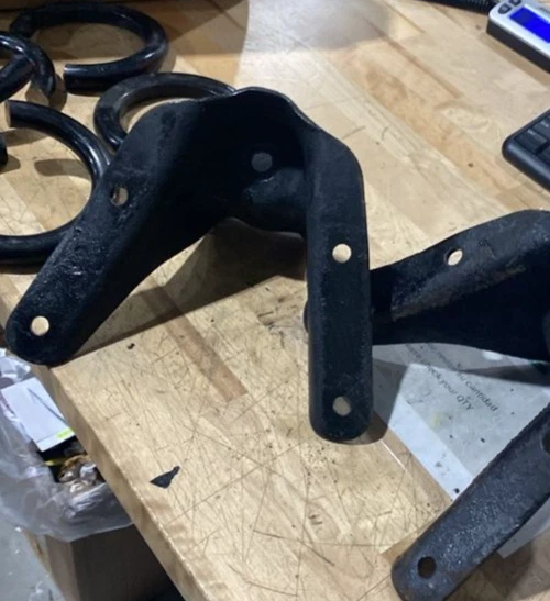 1973-79 FORD TRUCK F100-150 REAR LEAF SPRING HANGER BRACKET 2WD REAR FRONT Foto 1 de 1