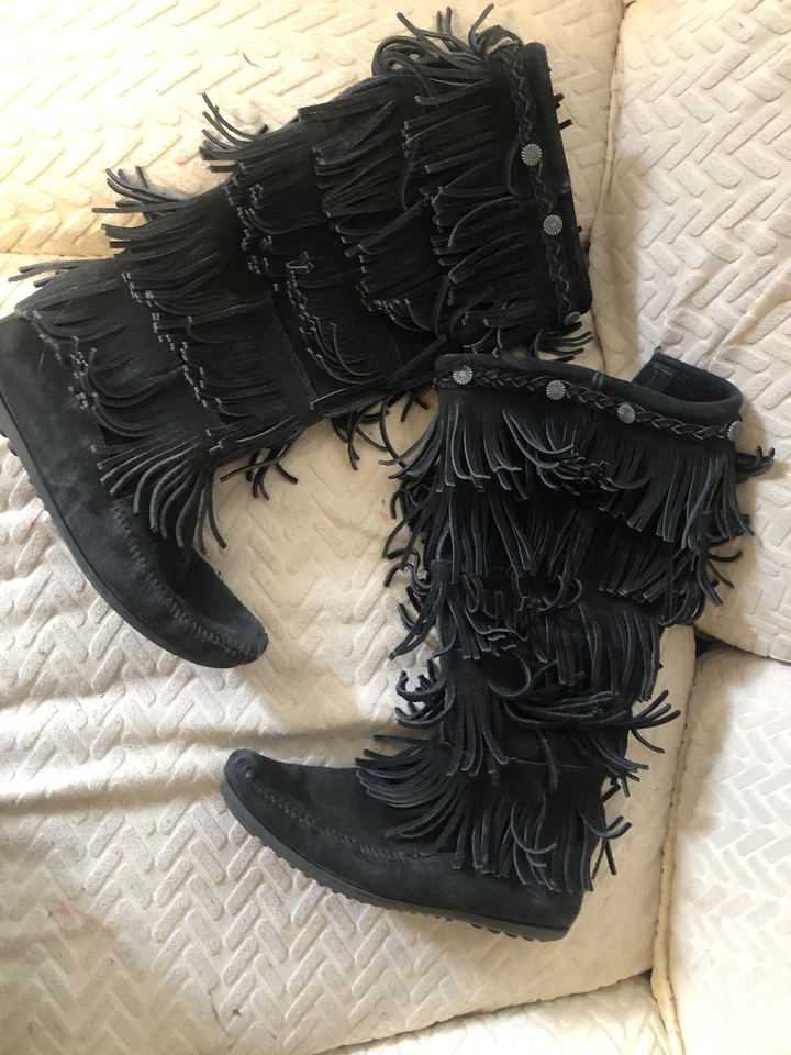 Botas Minetonka de cuero negro con flecos talla 8  Foto 1 de 4