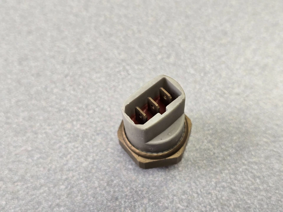 NICE WORKING ORIGINAL PORSCHE 944 968 WAHLER 92 DEGREE COOLING FAN SWITCH - Imagem 1 de 4