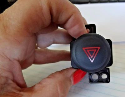 OEM 2012–2013 Honda Civic Hazard Lights Control Switch M46728 OEM 12 13 Foto 1 de 4