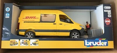 Bruder 02671 Mercedes Benz Sprinter - DHL Delivery Van + conductor juguete 1:16 1/16 Foto 1 de 4