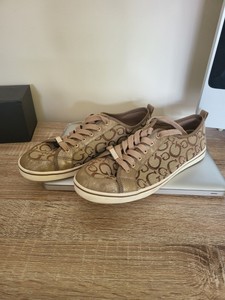 Zapatos de Guess: Ahora hasta −37% | Stylight