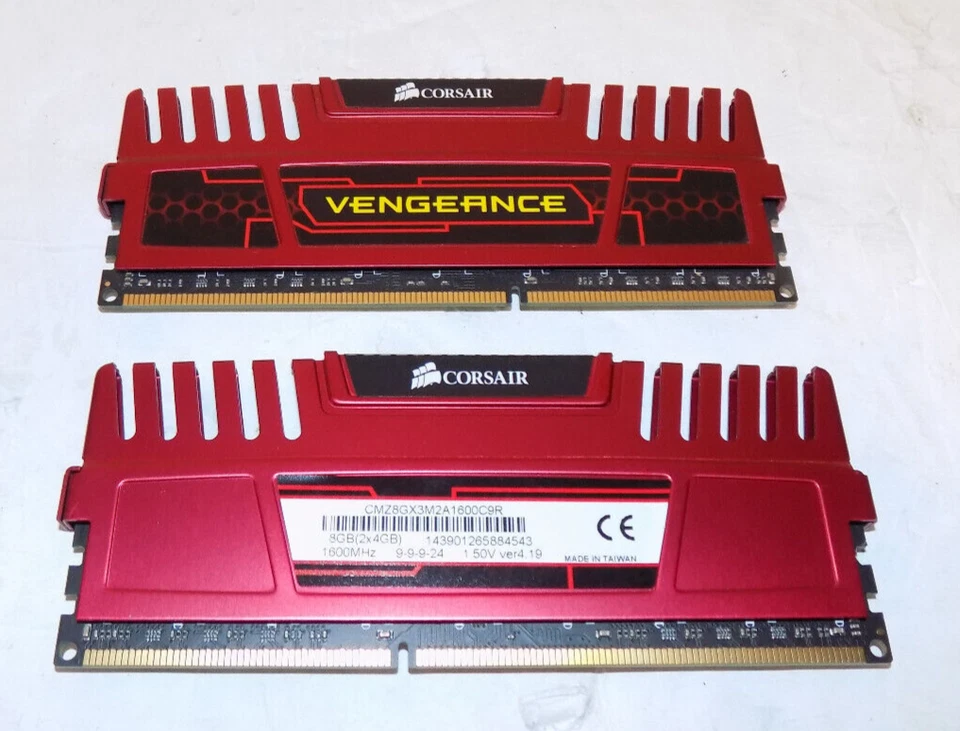 Corsair Vengeance DDR3 8GB (2x4GB) 1600MHz CMZ8GX3M2A1600C9R Set of 2 Memory - Image 1 of 1