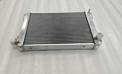 Radiador de aluminio para MG Midget 1500 1974-1975 Foto 1 de 4