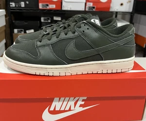 Größe 11,5 - Nike Herren Dunk Low Premium DZ2538-300 Grün Freizeitschuhe Turnschuhe - Bild 1 von 5