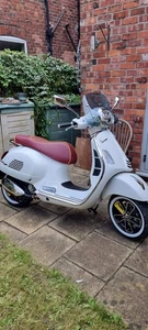 Vespa GTS 300 Hpe Super 2023 - Picture 1 of 1