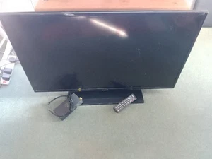 Samsung 3D LED 40" TV, With Remote, 3D Glasses And User Manual HD Ready - Picture 1 of 4