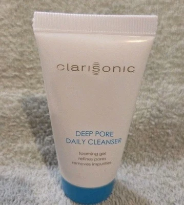 Gel limpiador en espuma de poros profundos CLARISONIC 1 oz. Tamaño de viaje para todo tipo de piel  Foto 1 de 4