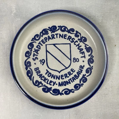 Assiette grès salé Alsace 10 ans jumelage Tonnerre Montabaur 1980 modèle 1 - Photo 1/2