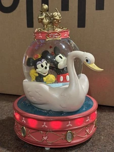 Disney Mickey Minnie Mouse Swan Snowglobe Tunnel Love (Damaged Cherub Heads) - Picture 1 of 4
