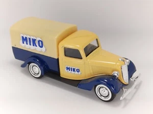 Classic Motoring 1936 Ford V8 Pickup Truck 1/43 Scale Diecast Diorama Model - Picture 1 of 4