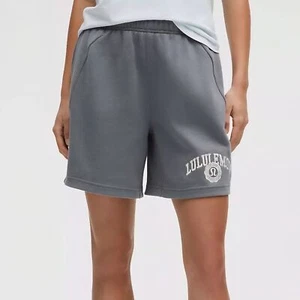 Neu mit Etikett lululemon | Scuba mittelhohe Oversize-Shorts 7" Logo-Grafik, Damen XL - Bild 1 von 9