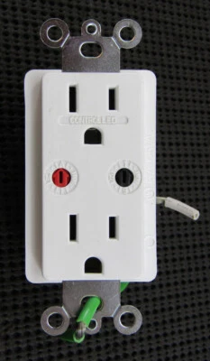 X-10 PRO PAO11 WHITE SUPERSOCKET RECEPTACLE 15A 60HZ 120V - Image 1 of 3