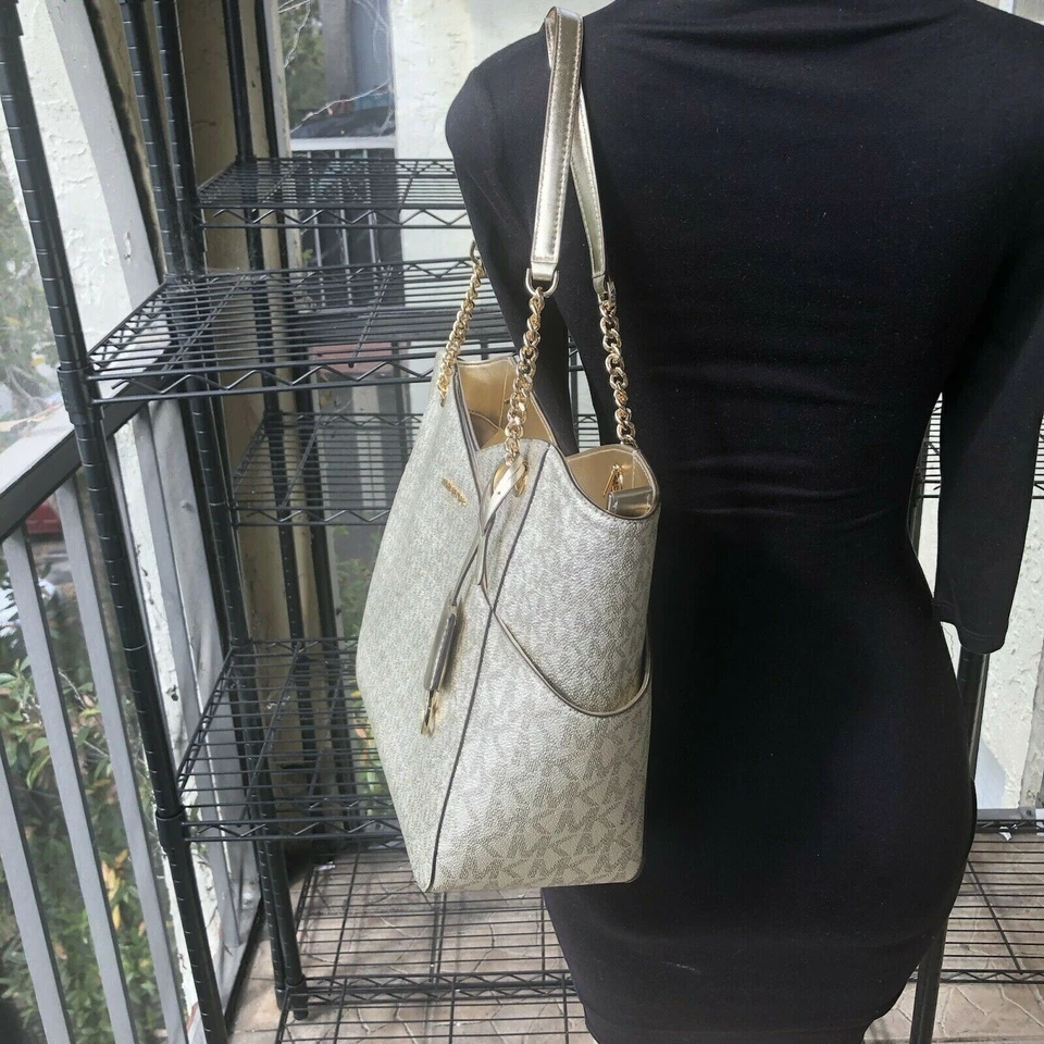 Michael Kors Jet Set Travel Large Chain Shoulder Tote - Pale Gold