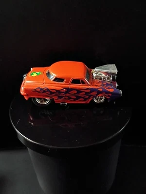 1950 '50 STUDEBAKER BLOWN 1/64 SEMA SHOW 2004 MUSCLE MACHINES LOOSE DISPLAY - Image 1 of 4