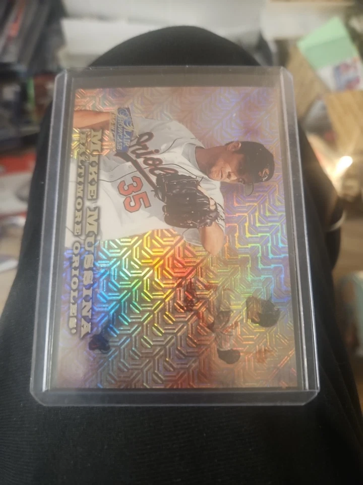 MIKE MUSSINA 1998 FLAIR SHOWCASE ROW 0 SHOWSTOPPER #437/1000/1000  ORIOLES QQ - Image 1 of 3