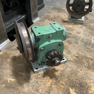 Euclid Universal 300 Gear Box Speed Reducer 15 to 1 (TSC) - Picture 1 of 6