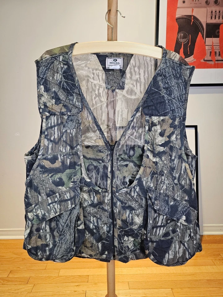 VINTAGE MOSSY OAK CAMOFOULAGE HUNTING VEST SZ XLARGE - Image 1 of 4