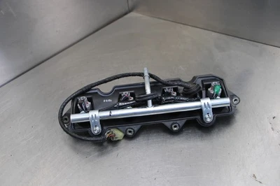 08-16 YAMAHA YZF R6 SECONDARY FUEL INJECTORS TOP AIRBOX GAS RAIL - Image 1 of 4