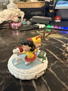 Hawthorn Village Skating Away The Day Figurine Peanuts Very Merry Christmas - Picture 1 of 5