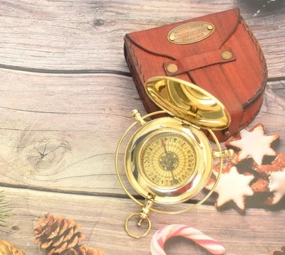 Aletiómetro lector de símbolos de brújula zodiacal vintage de latón La brújula dorada regalo Foto 1 de 4