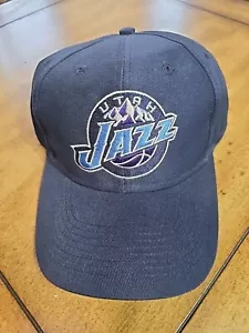 Cappello strapback logo NBA Utah Jazz Adidas nuovo senza etichette OSFM - Foto 1 di 10
