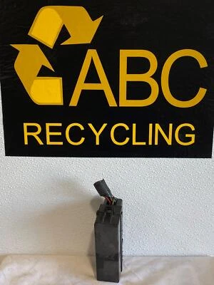 2002-2004 Ford Taurus Engine Fuse Box Assembly OEM - Image 1 of 3