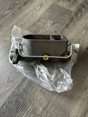 Главный цилиндр Broce Sweeper B-240-B для метлы Broce. Новый, отсутствует верхняя крышка. - Изображение 1 из 4