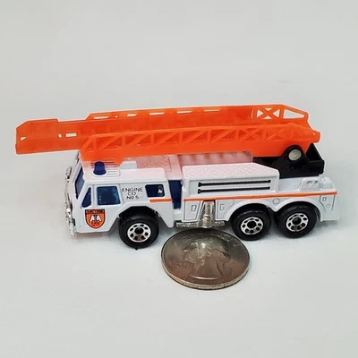 Camión de bomberos Matchbox 1982 White Fire Rescue Engine Co. #5 diecast Foto 1 de 4