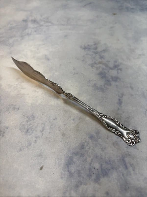 Oxford Paragon Twisted Butter Knife Silverplate Wm Rogers & Son AA - Image 1 of 4