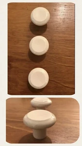 3 Knobs Ceramic Round Ivory White Thumbprint Top Pedestal Cabinet Drawer Vintage - Picture 1 of 7